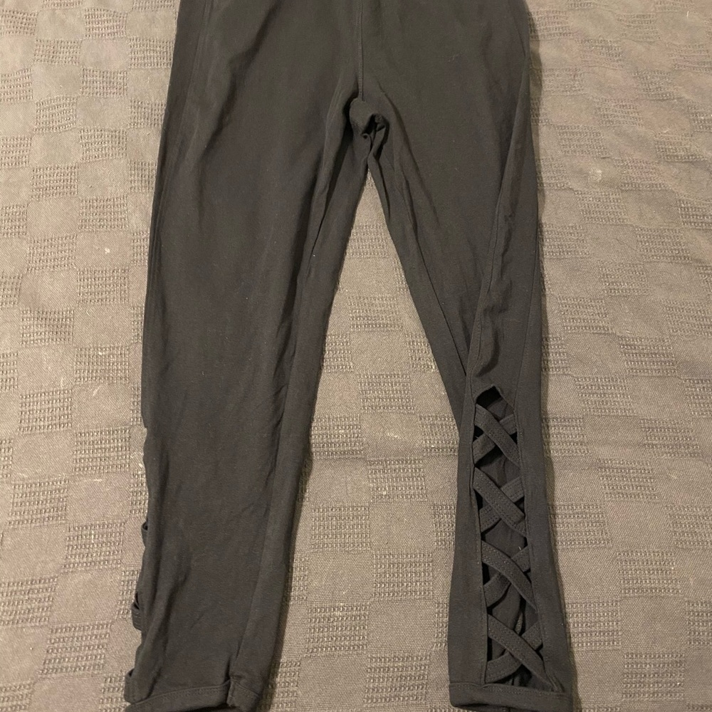 French Laundry cut out legging